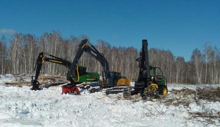 John Deere, Трактородеталь, харвестер John Deere 1270Е, деревостой, деревообраюотка, лесозаготовка