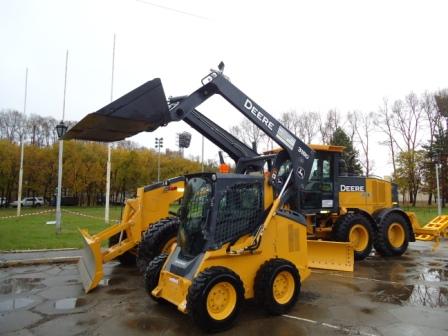 «Дальтимбермаш» представил технику John Deere